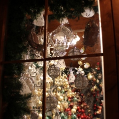 Looking inside an Advent "hutte."